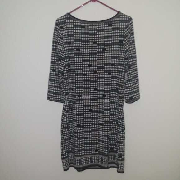 Max Edition Ladies Lg. Dotted Print Multi Colored Dress - Picture 3 of 5